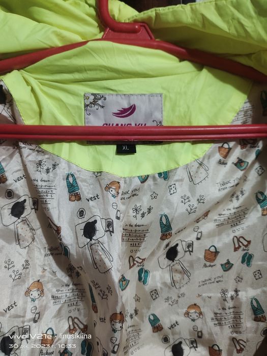 Женские куртки в отличном состоянии.