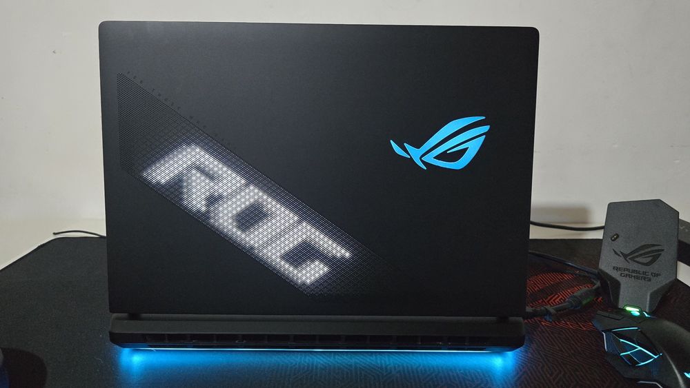 Asus rog strix Scar 18 rtx5090