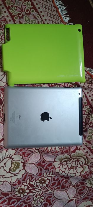 Планшет Apple iPad 2 32GB (с поддержкой SIM-карты