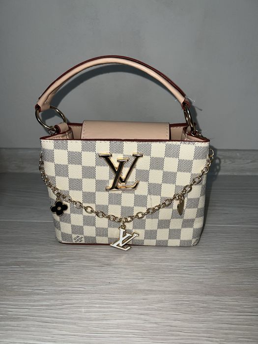 Poseta Louis Vuitton noua