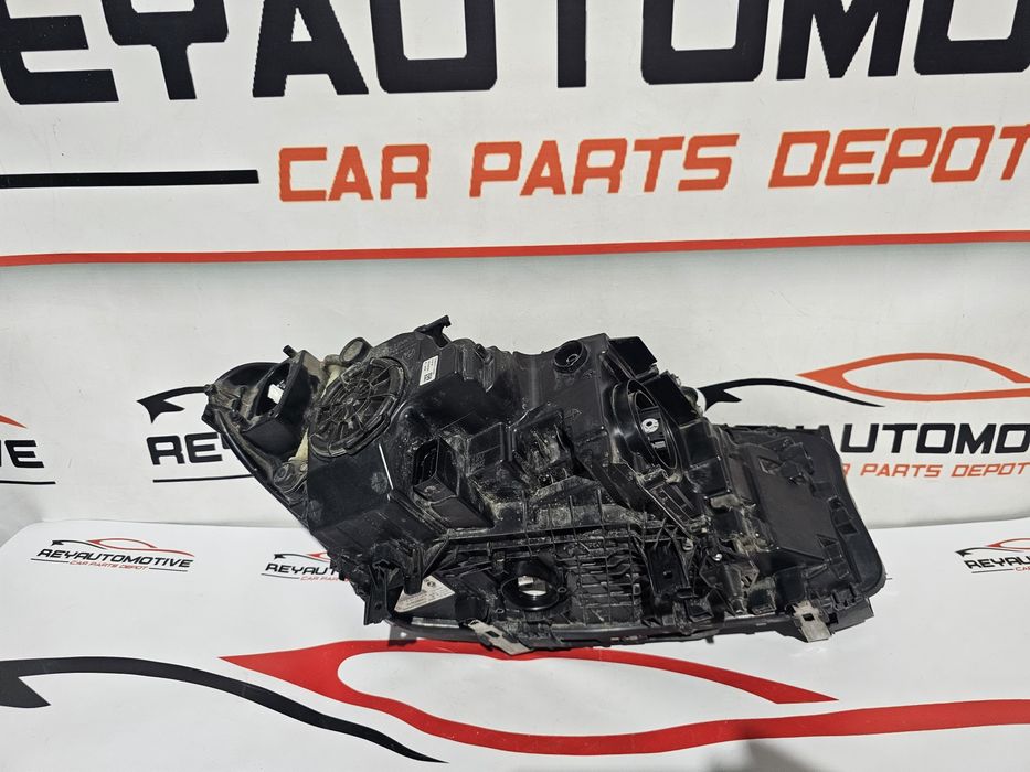 Far stanga led adaptiv Bmw Seria 5 G30 G31 cod 7439209-01