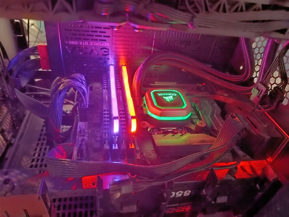 PC gaming i7 8700 EVGA GTX 1080ti Hybrid