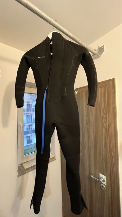 Costum neopren 10 ani