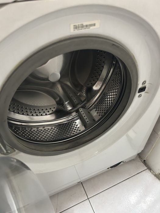 Продам стиральную машину Indesit