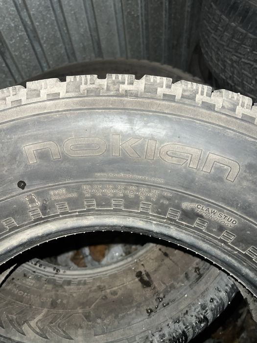 265.65.R17 NOKIAN