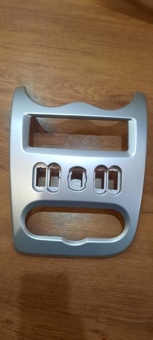 Продам фары оригинал  Renault Sandero и панель