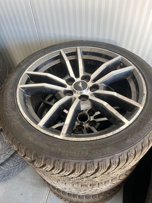 Гуми с джанти за Mustang