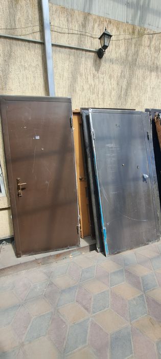 Продам Двери б/у