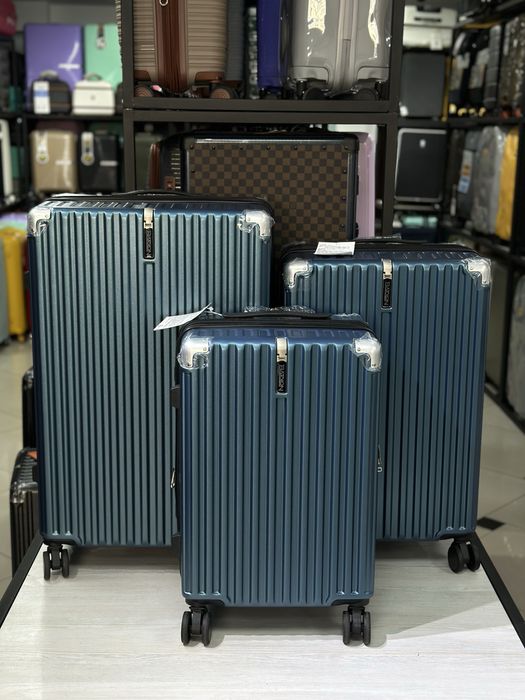 Качетвенный Чемодан большой из поликарбоната