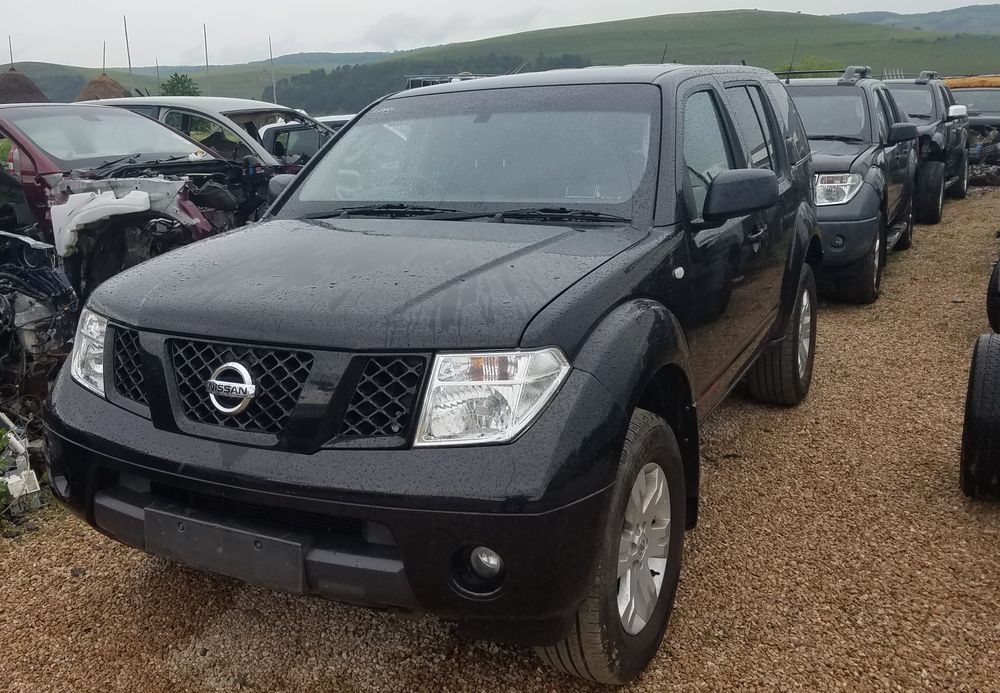 Dezmembrez nissan navara pathfinder