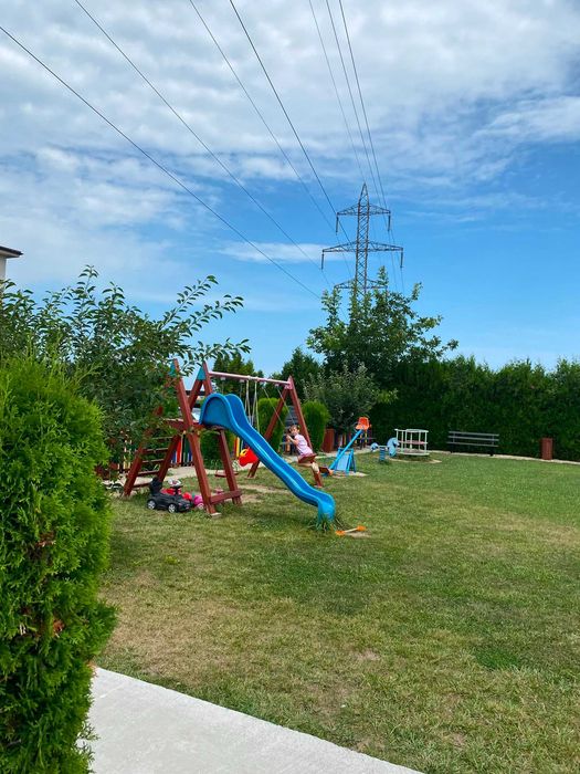 Se inchiriaza apartament cu o camera plus balcon cu suprafata de 46 m patrati in cartier Steaua de Mare 2 , in loc Agigea Jud Constanta