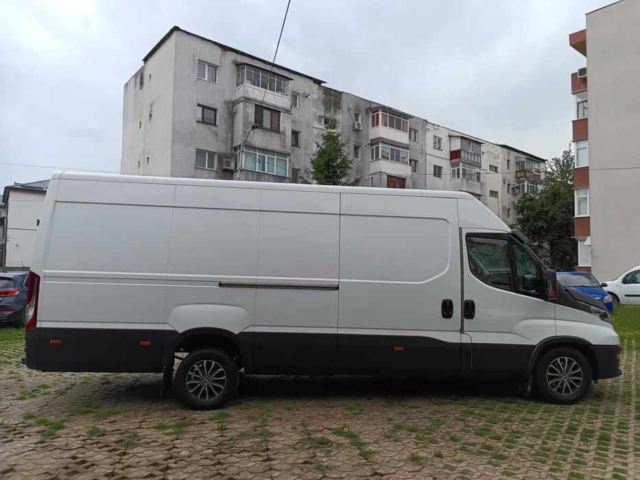 vand/schimb cu auto/moto/rulota/atv/teren/garsonieră Iveco daily 3.0,automata 2021, AC, perne aer ITP nou 2 baterii 3 litri  sirocou