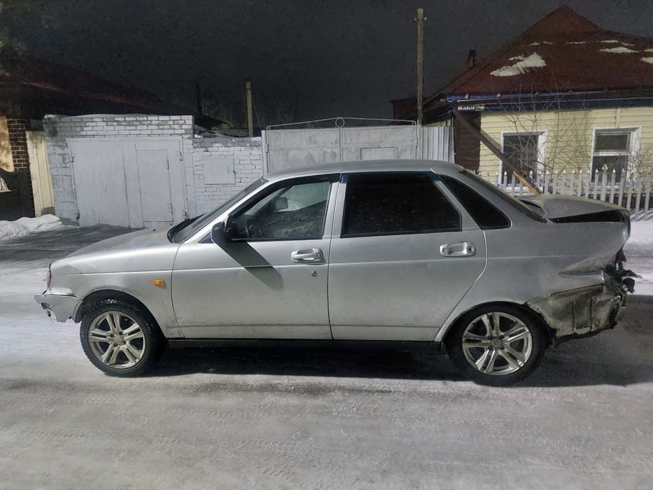 Продам по запчастям приору