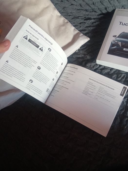 Vand manualul Hyundai Tucson in stare perfecta.Nou.Ploiesti,trimit in