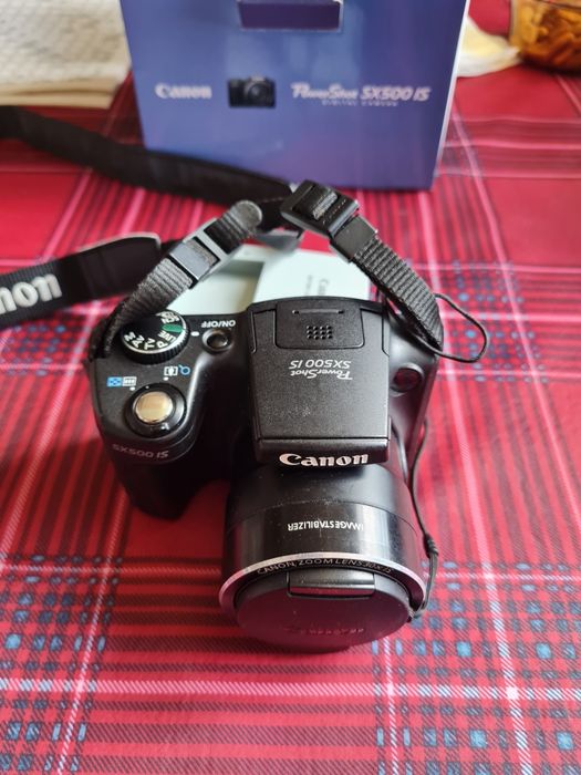 Продавам дигитален фотоапарат  Canon Power Shot SX500IS , пълен комплект,  готов за  ползване.
