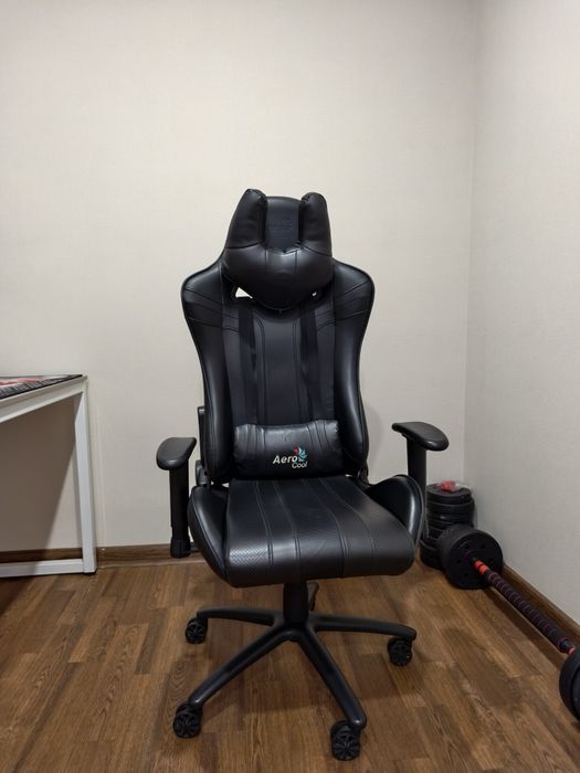 Продам игровое кресло Aerocool