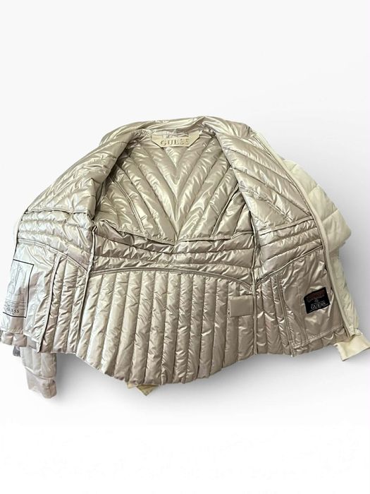 Пролетно дамско яке Guess