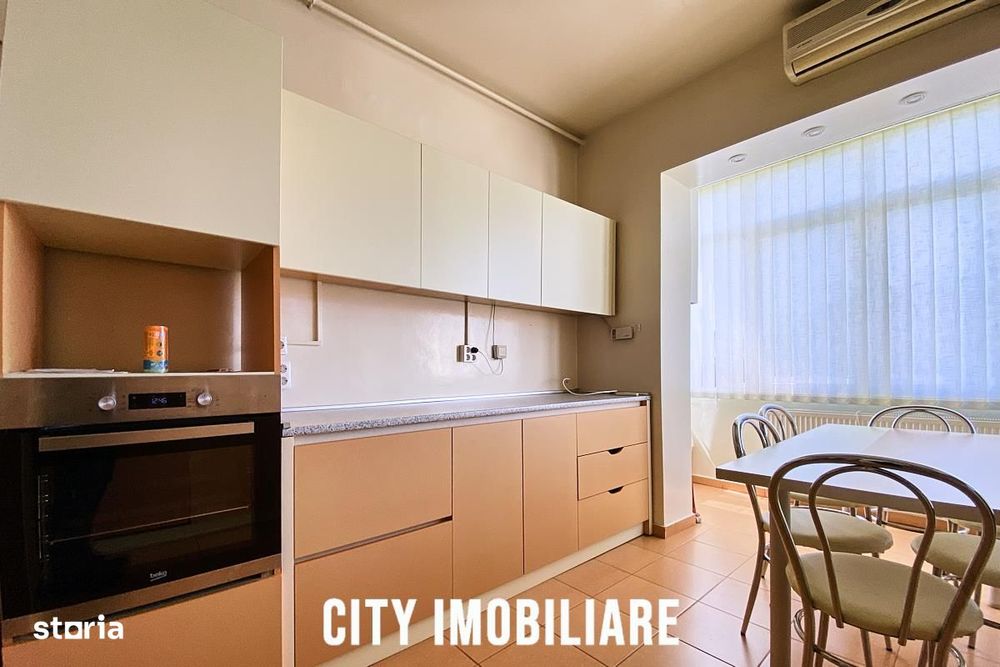 Apartament 3 camere, decomandate, S 100 mp, garaj, str. Hajdeu.
