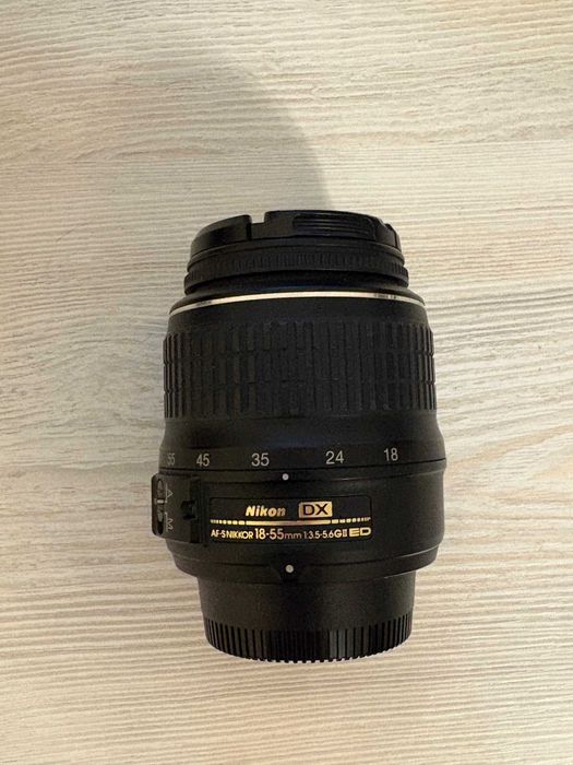 Объектив Nikon AF-S DX Nikkor 18-55mm f/3.5-5.6G II ED