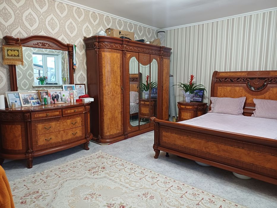 Спальный гарнитур