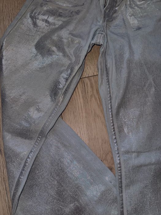 Блестящи дънки BERSHKA