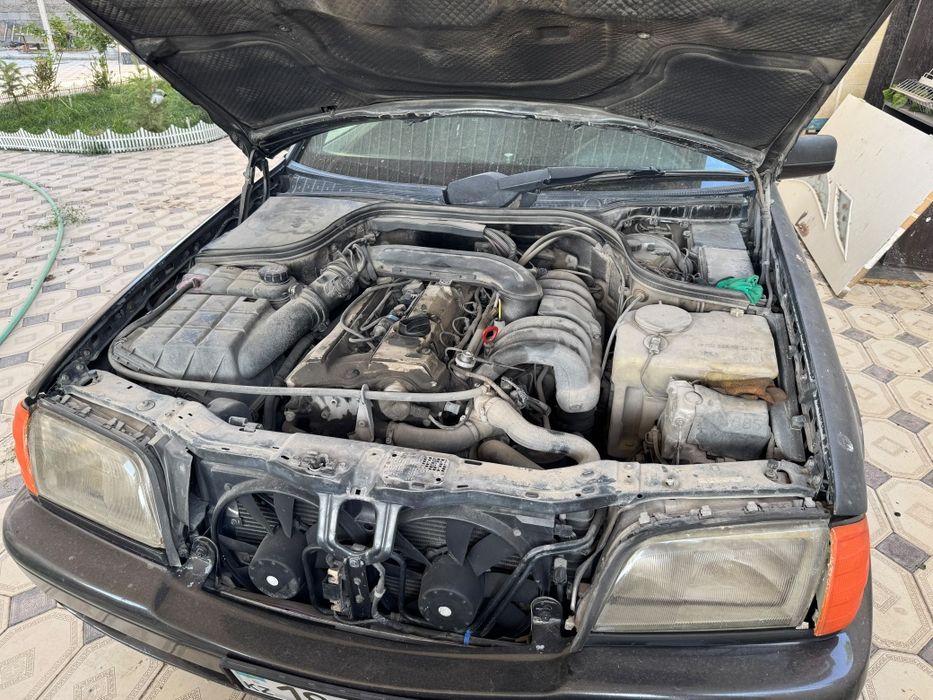 W 202 Mercedes. ( C ) Class