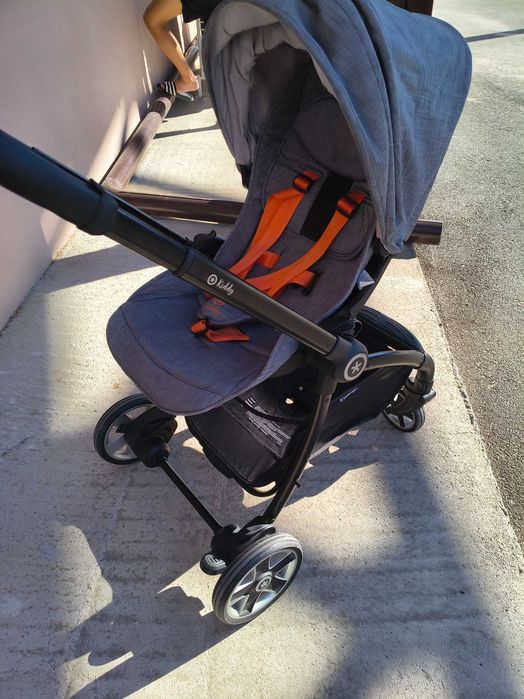 Продавам детска количка Kiddy
