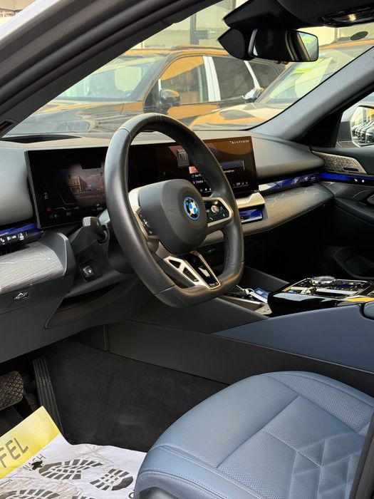 BMW i5 35L full option