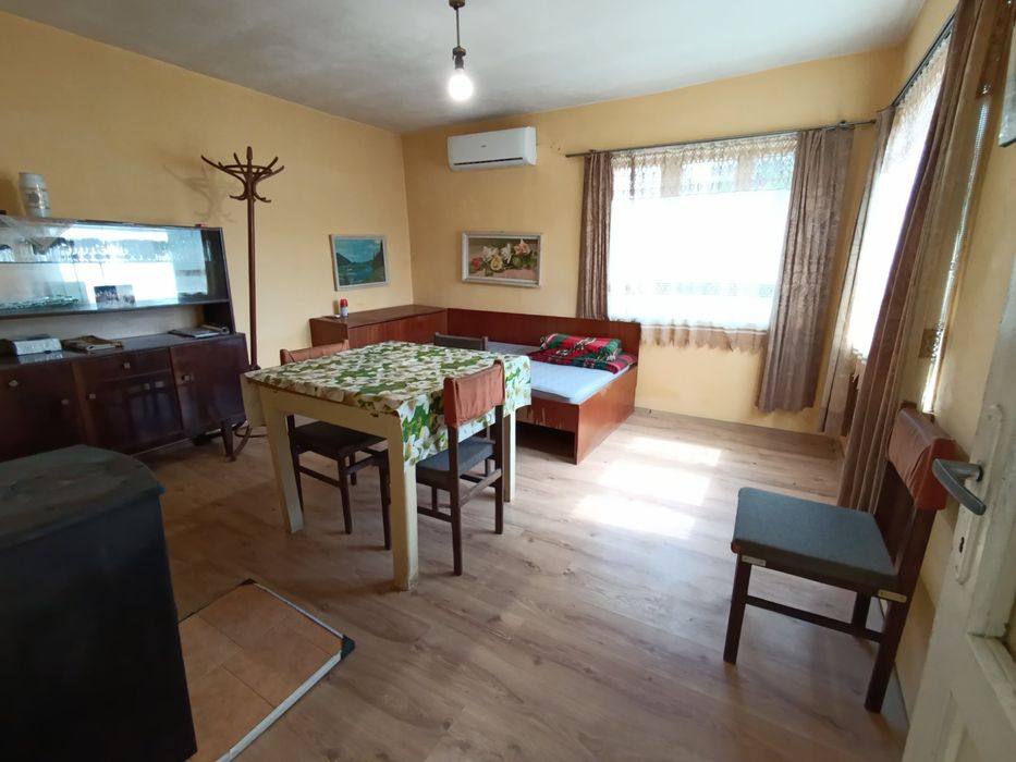 Къща село Кипра обл. Девня