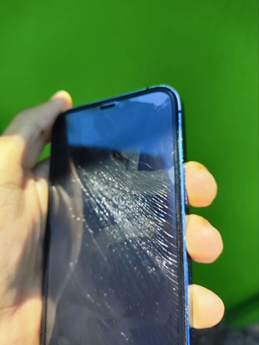 Продам iPhone 12, 64 ГБ (аккумулятор 76%)