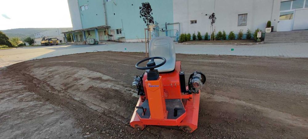 Почистване на дворни места и подравняване на терена