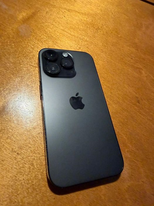 14 про в идиале 256 гб чорный цвет