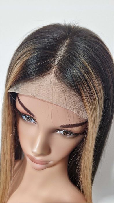 Естествена черна перука с руси кичури - 55 см, дантелена зона 4х4