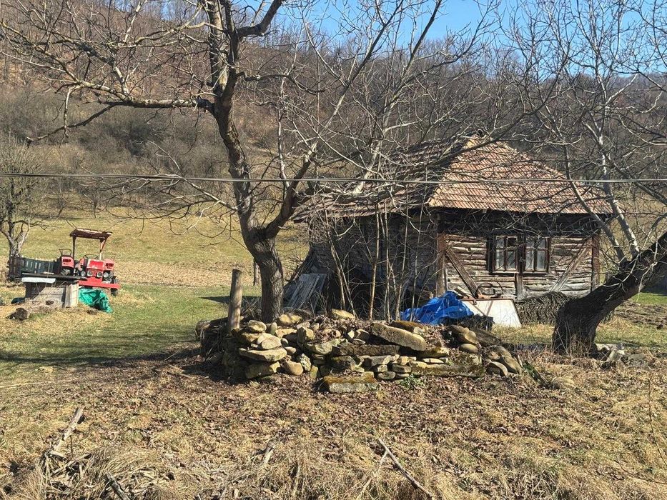 Teren 2700 mp pentru cabane/pensiune + casă rustică | Măgoaja