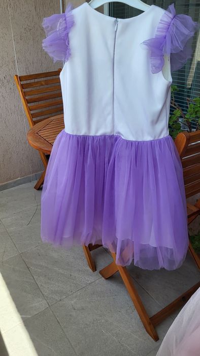 Продавам кокетни детски роклички