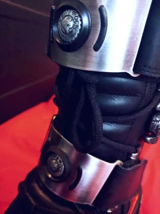 Vand Cizme New Rock (Bocanci) noi, marimea 43. Pret 1250 lei,