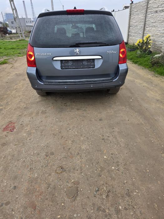 Dezmembrez Peugeot 307 2.0 hdi