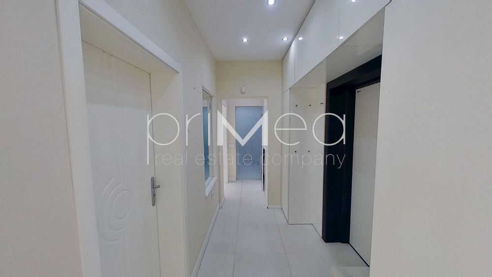 Продава се Тристаен апартамент в Бургас, Център - 74 кв.м за 3041 €/кв.м - Снимка #8