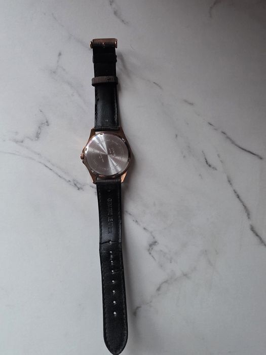 Часовник Casio, запазен в отлично състояние