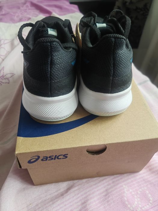 Маратонки Asics 37 номер 23см стелка