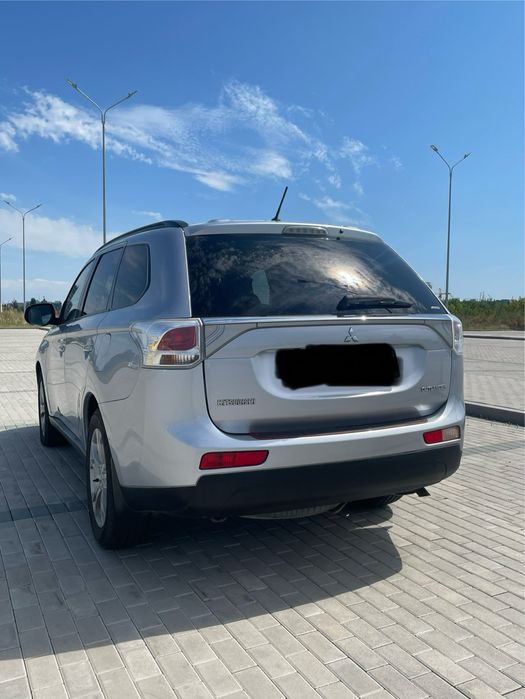 Митсубиси Аутлендер продам