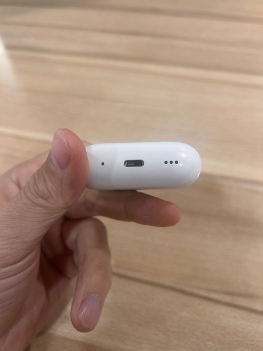 Airpods pro 2 lighting