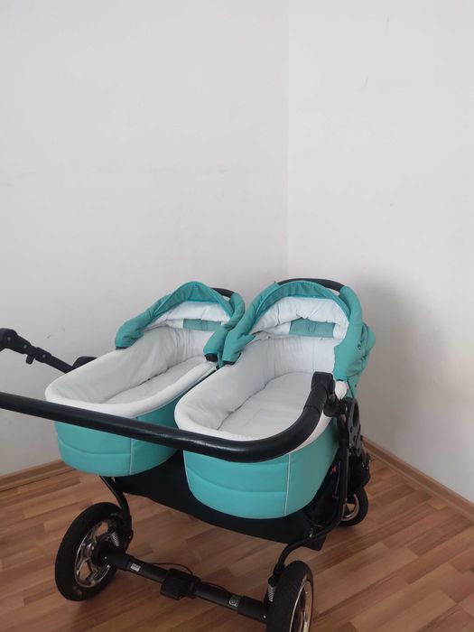 Коляска двухместная