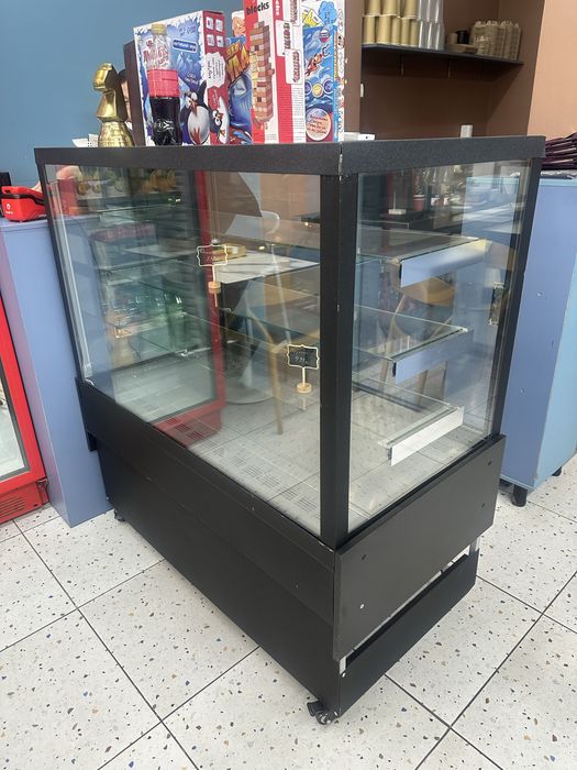 Витринный холодильник