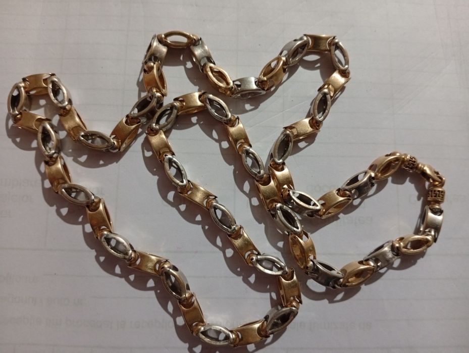 Vând lanț elegant bărbătesc din aur alb și galben