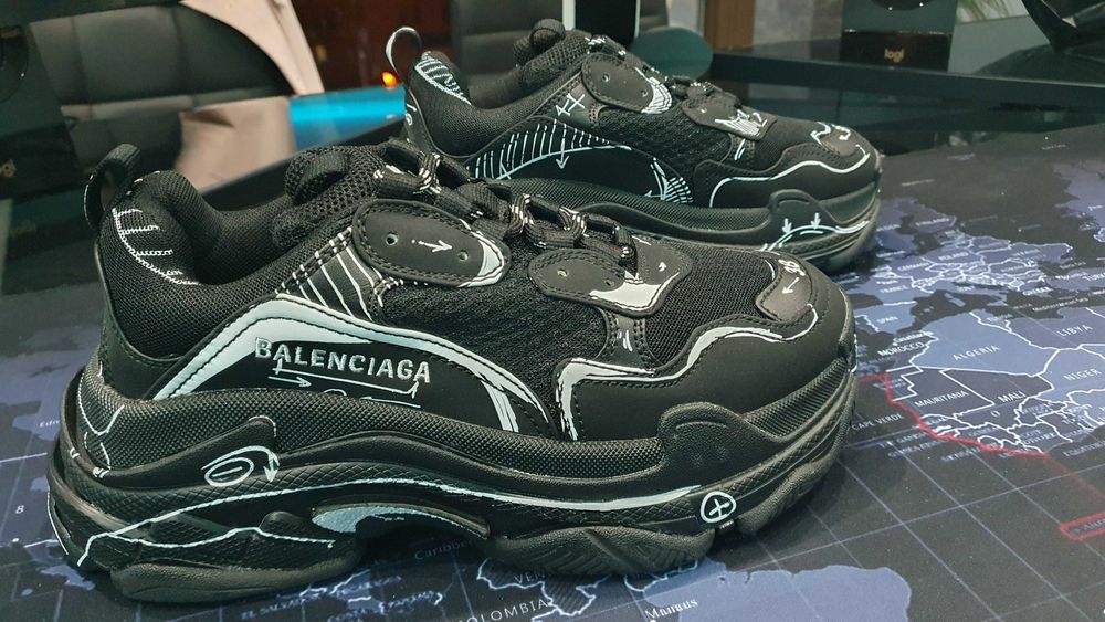 Balenciaga Triple S CLEAR SOLE Black/White