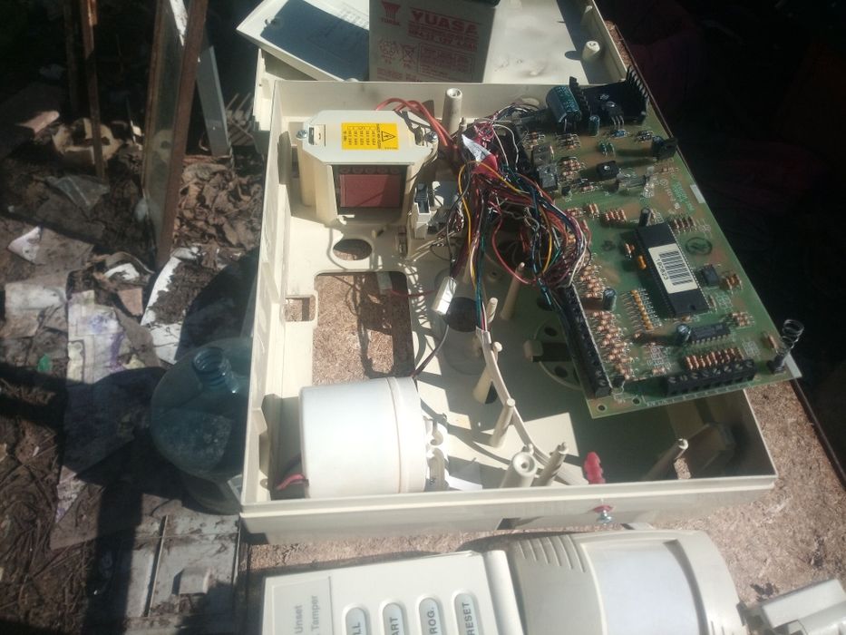 Sistem alarma cu 3senzori