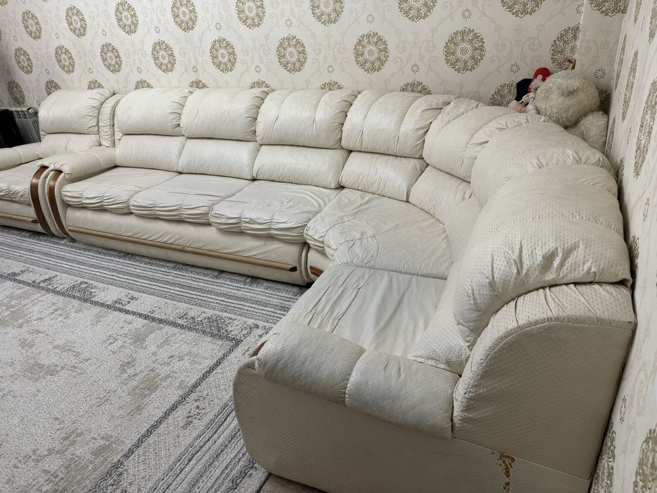 Диван с креслом продам срочно