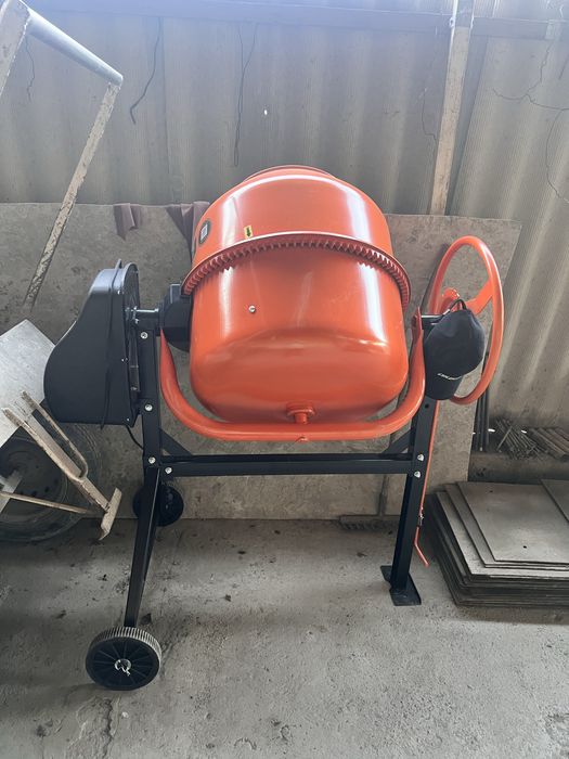 Arenda beton mishalka 220v.     Arava ham bor -50.000 dan kuniga