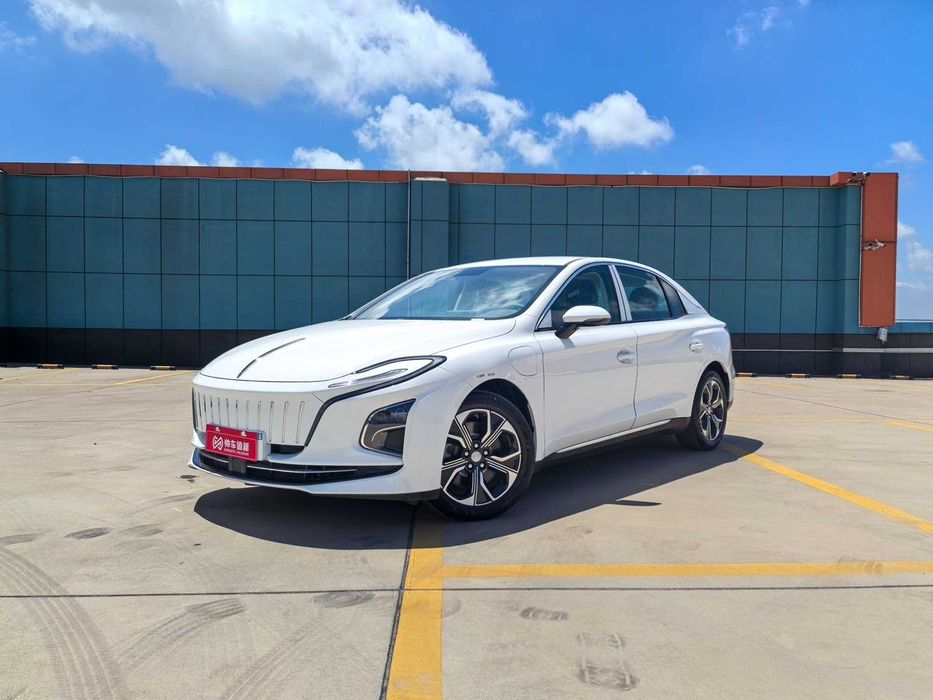 Hongqi E-qm5 электромобиль